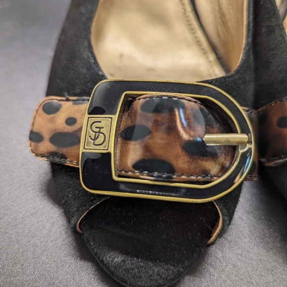 Circa Joan & David Wedge Open Toe Buckle women's 8M Black & Cheetah - Picture 11 of 12